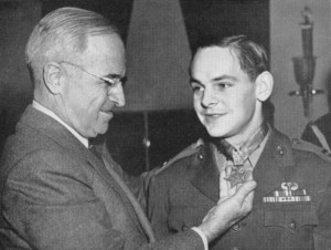 President Harry Truman decorates Capt. Bobby Dunlap ’42 with the Medal of Honor.