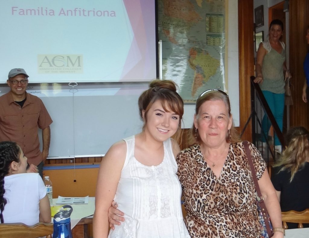 Zelmira, mi mamá tica* and me